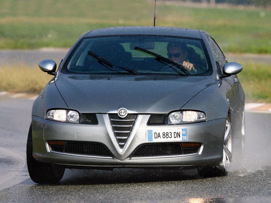  Alfa Romeo GT Q2 (937C) 2006 года  (фото 18 из 31)